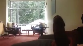 Alina zor altında ağızda